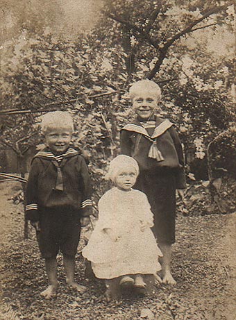 Josef, Emilie a František Chuticovi