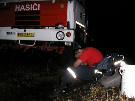 Požár pod linkou 06-odpočinek po zásahu