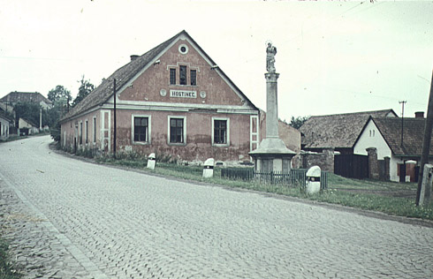 Čp. 5 s mariánským sloupem