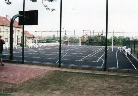 Nový víceúčelový kurt ve Zdechovicích