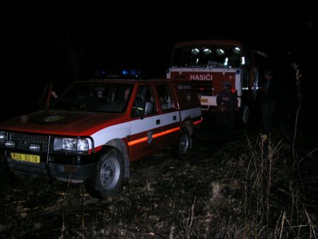 Požár pod linkou 06- v noci...