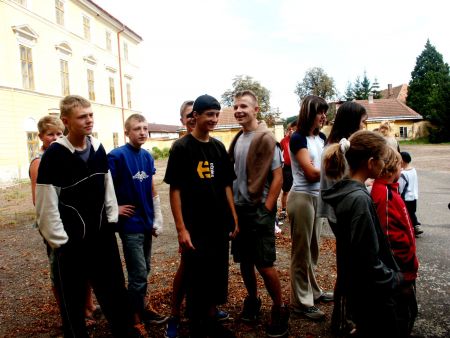 Na startu cesty "pohádkovým lesem" 03