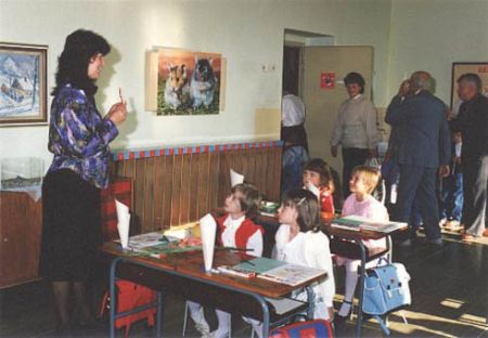 Znovuotevření základní školy v roce 1991