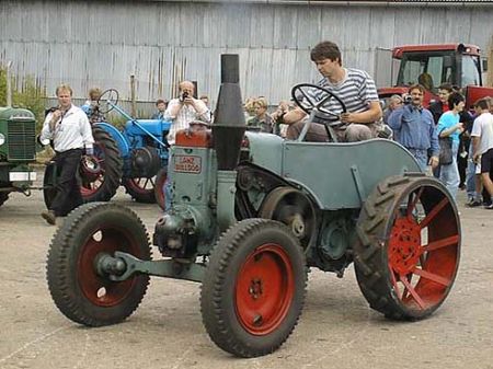 Lanz Bulldog D-3500. Již jen vzpomínka, nyní je v Drobovicích u Čáslavi