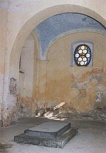 Interiér kaple v roce 1992