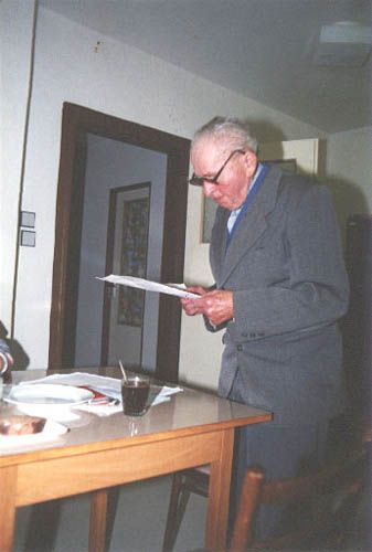 Vzpomínka na Klub důchodců z r. 1998 - člen Klubu a kronikář p. Říha