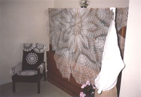 Vzpomínka na Klub důchodců z r. 1998 - z výstavky ručních prací